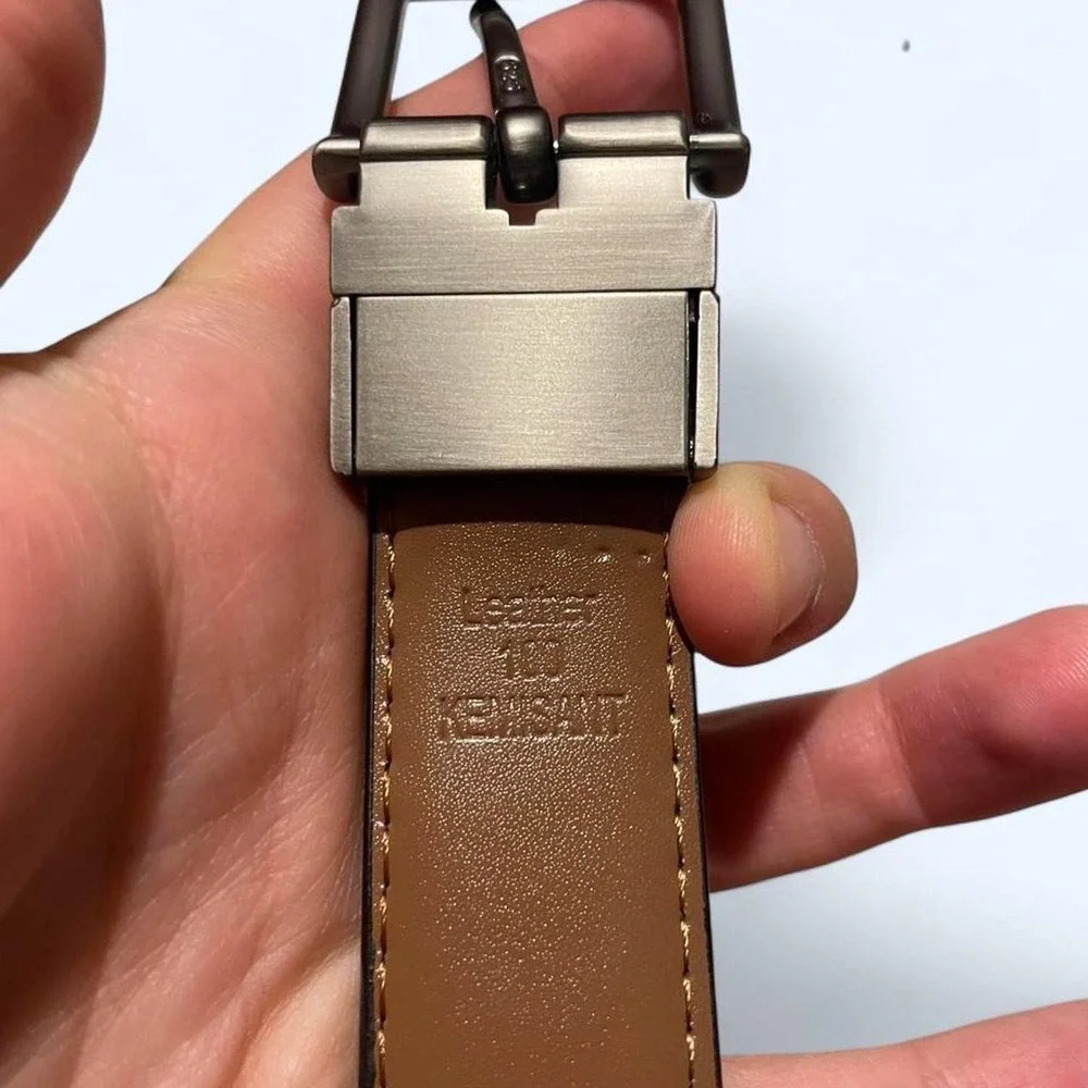 Black leather belt with silver buckle by Kemisant